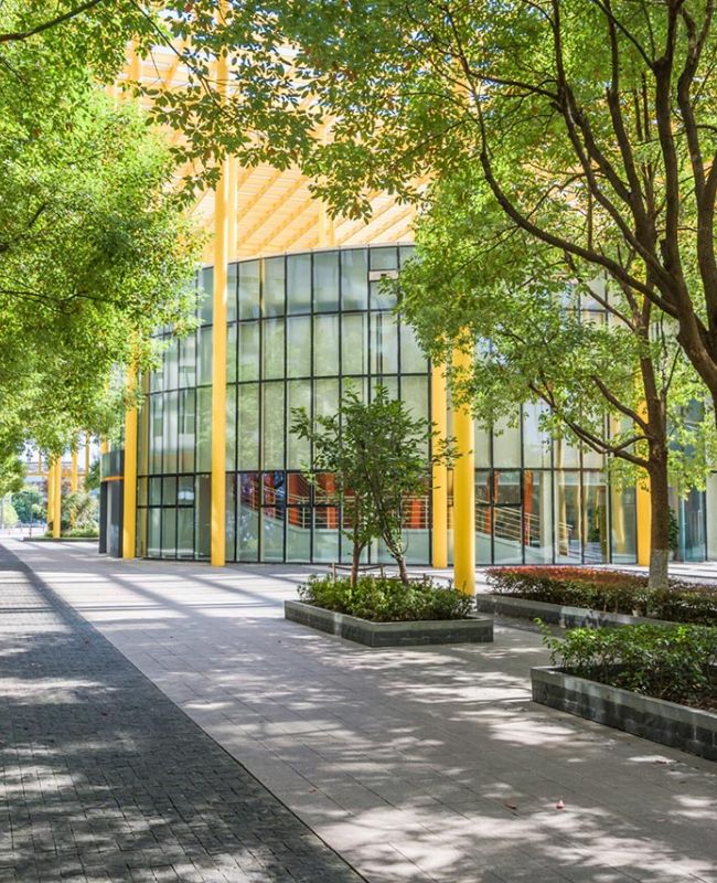 Commercial landscape maintenance